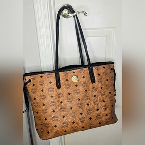 🔥🔥100% Authentic REVERSIBLE MCM Tan and Black Logo Tote